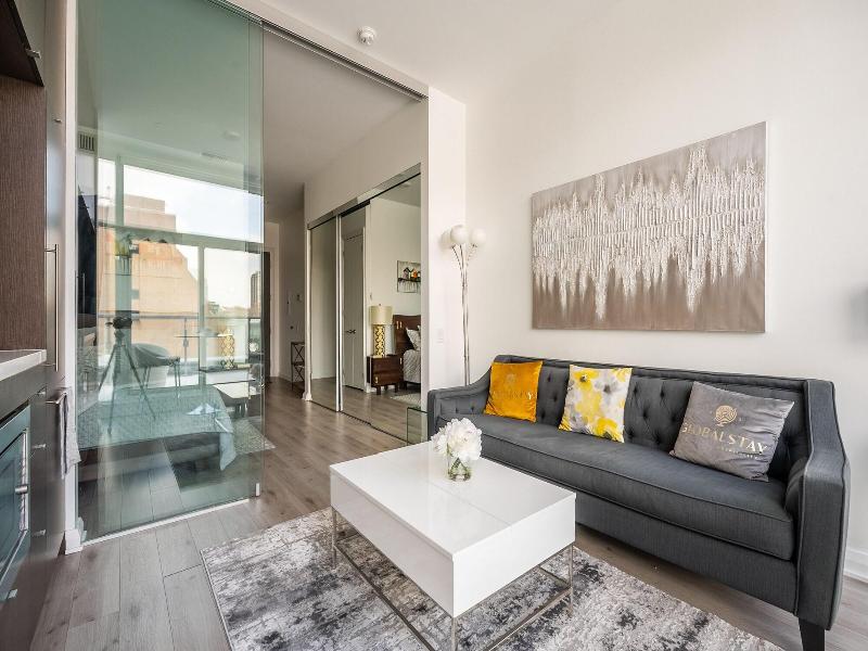 Charming Yorkville Condos — photo 40