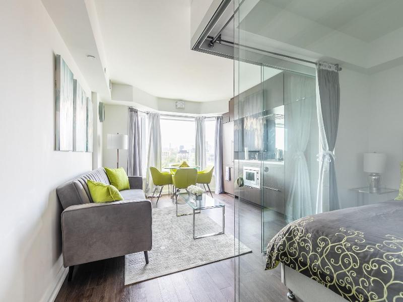 Charming Yorkville Condos — photo 62