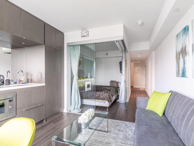 Charming Yorkville Condos — photo 60