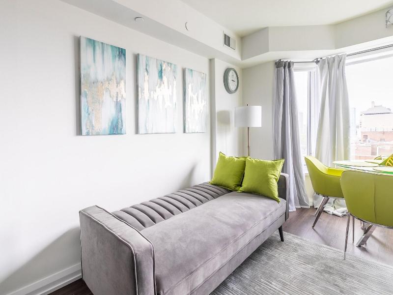 Charming Yorkville Condos — photo 58