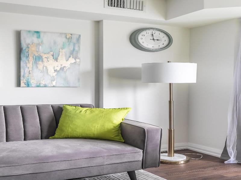 Charming Yorkville Condos — photo 57