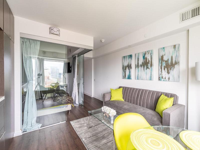 Charming Yorkville Condos — photo 56