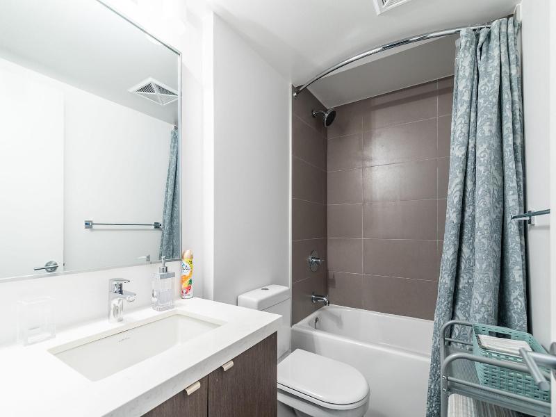 Charming Yorkville Condos — photo 8