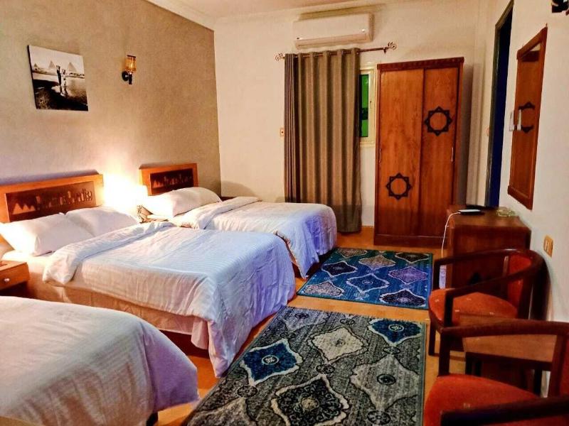 Pyramids Paradise Hotel image