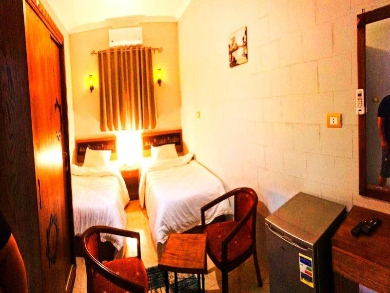 Pyramids Paradise Hotel image