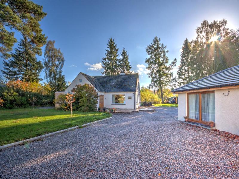 Loch Earn image