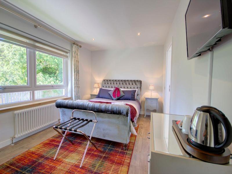 Loch Earn image