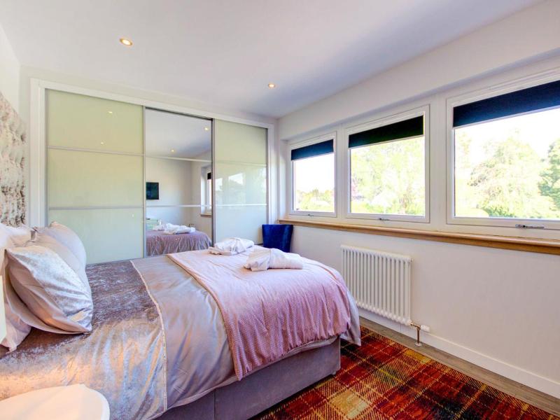 Loch Earn image