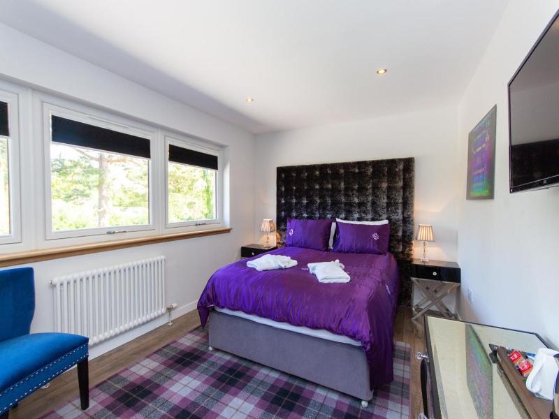 Loch Earn image