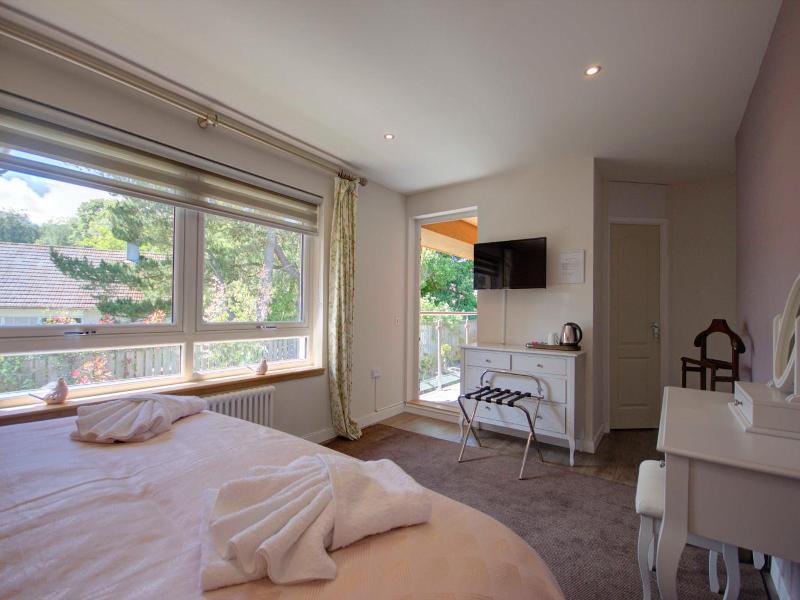 Loch Earn image