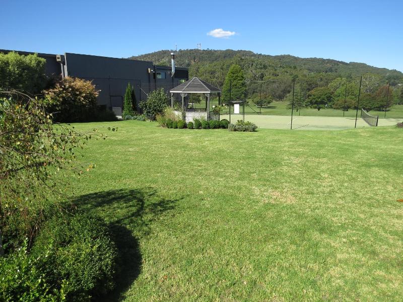Golfview Lodge image