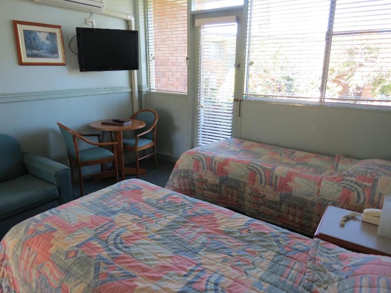 Golfview Lodge image