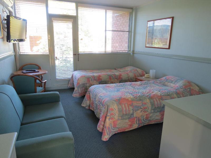 Golfview Lodge image