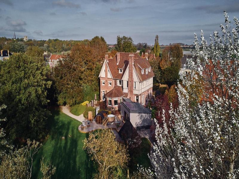 Au Petit Manoir image