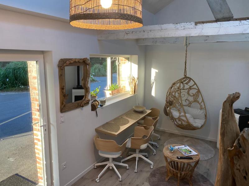 Au Petit Manoir image