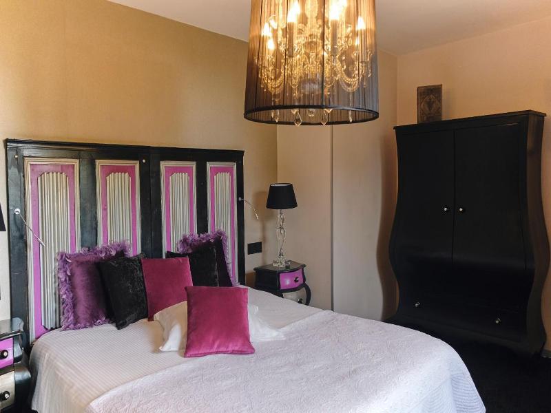 Au Petit Manoir image