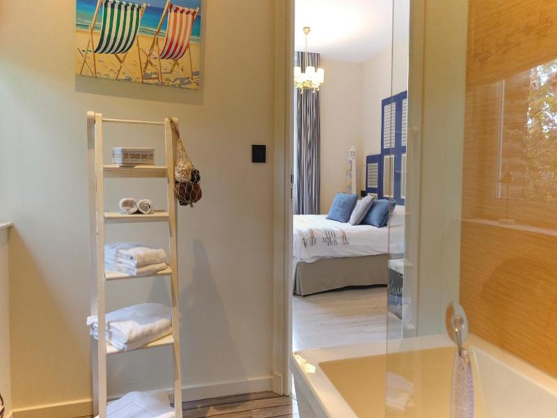 Au Petit Manoir image