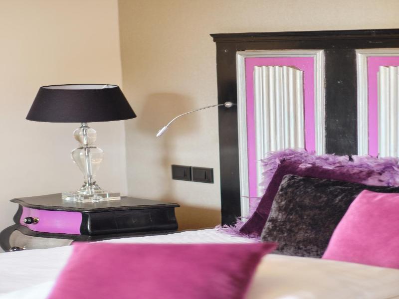 Au Petit Manoir image