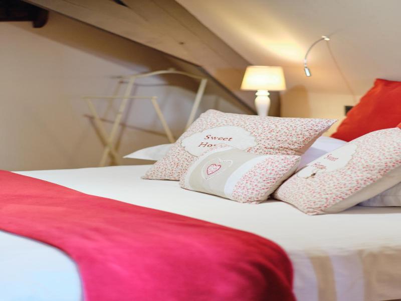 Au Petit Manoir image
