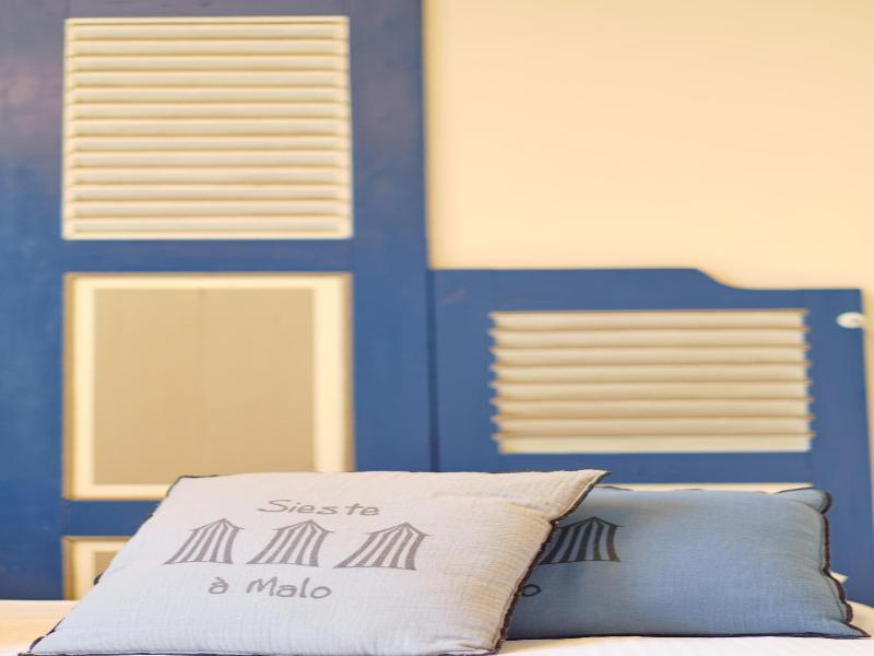 Au Petit Manoir image
