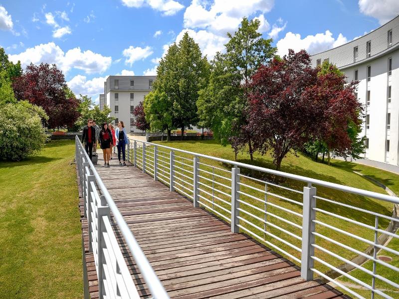 Campus Hotel image