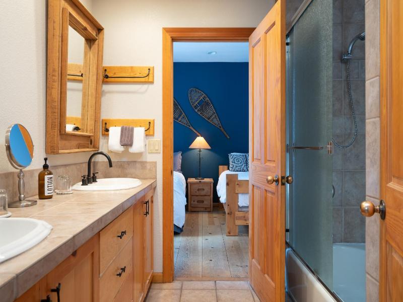 Black Bear Lodge image