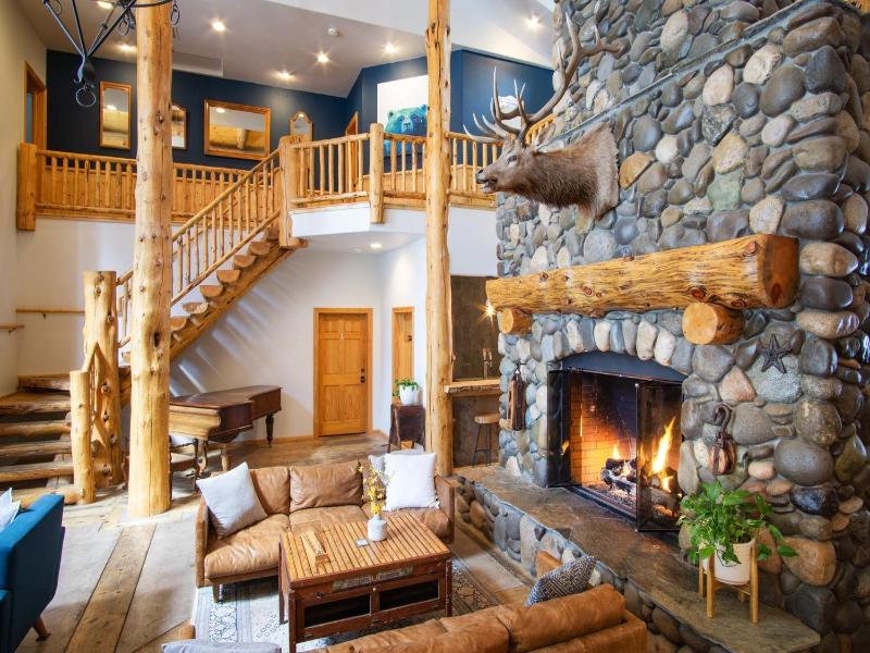 Black Bear Lodge image