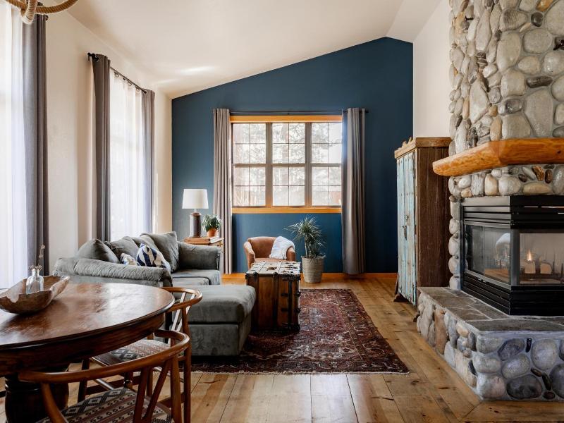 Black Bear Lodge image