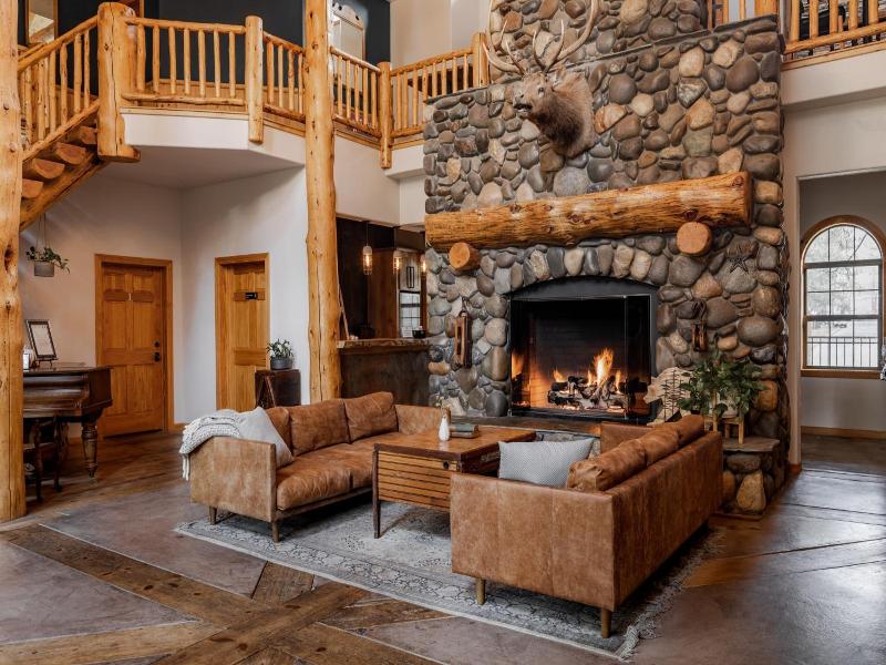 Black Bear Lodge image