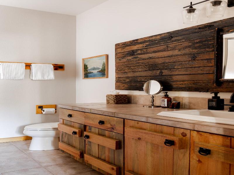 Black Bear Lodge image