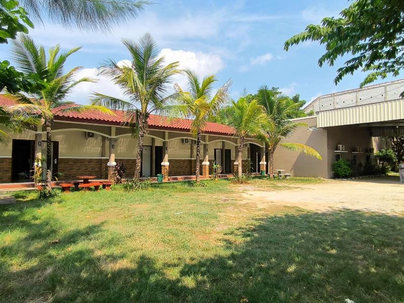 Bandengan Beach Hotel Jepara 2