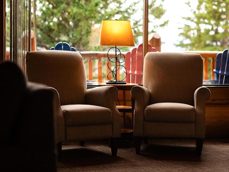 Overlander Mountain Lodge image