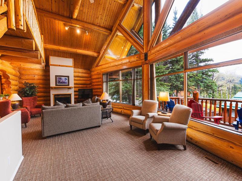 Overlander Mountain Lodge image