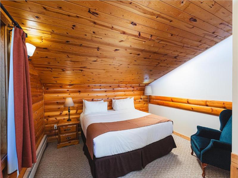 Overlander Mountain Lodge image