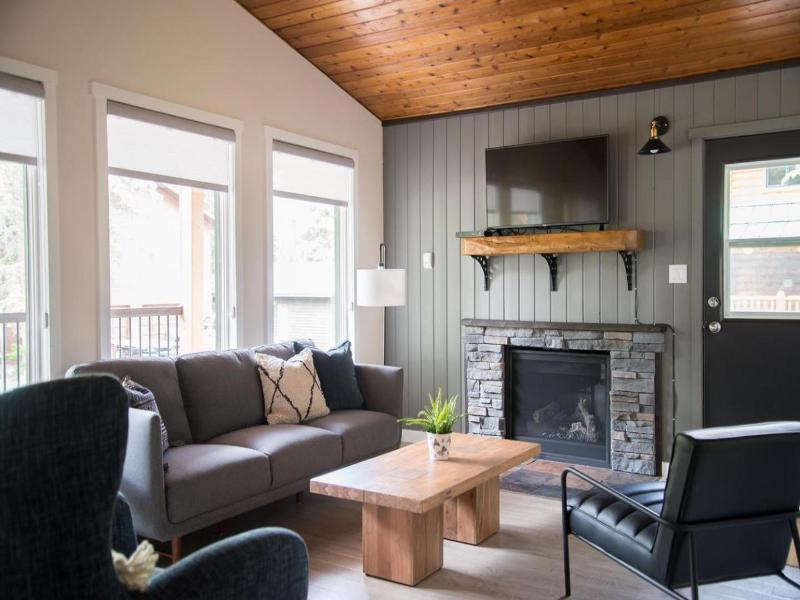 Overlander Mountain Lodge image