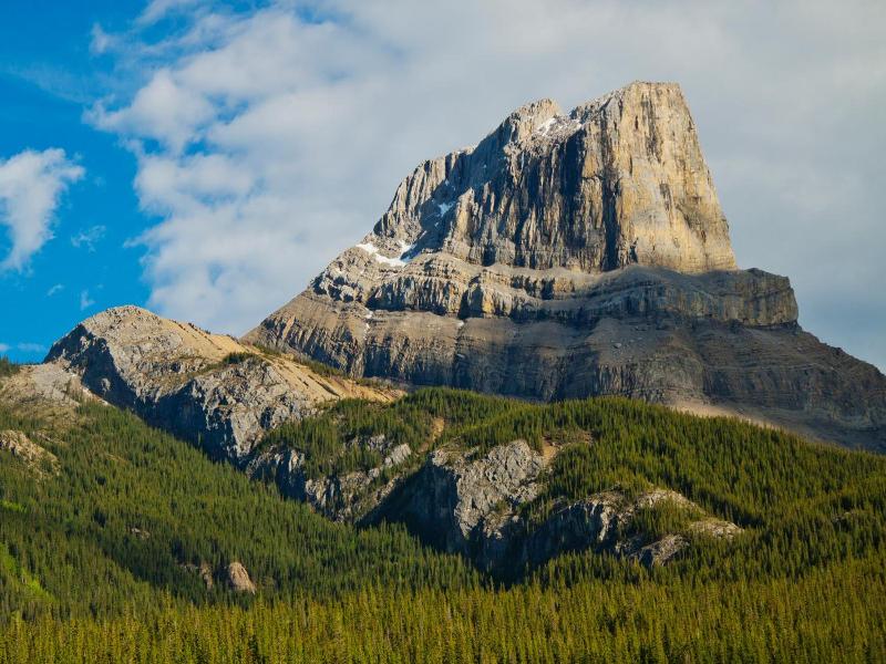 Overlander Mountain Lodge image