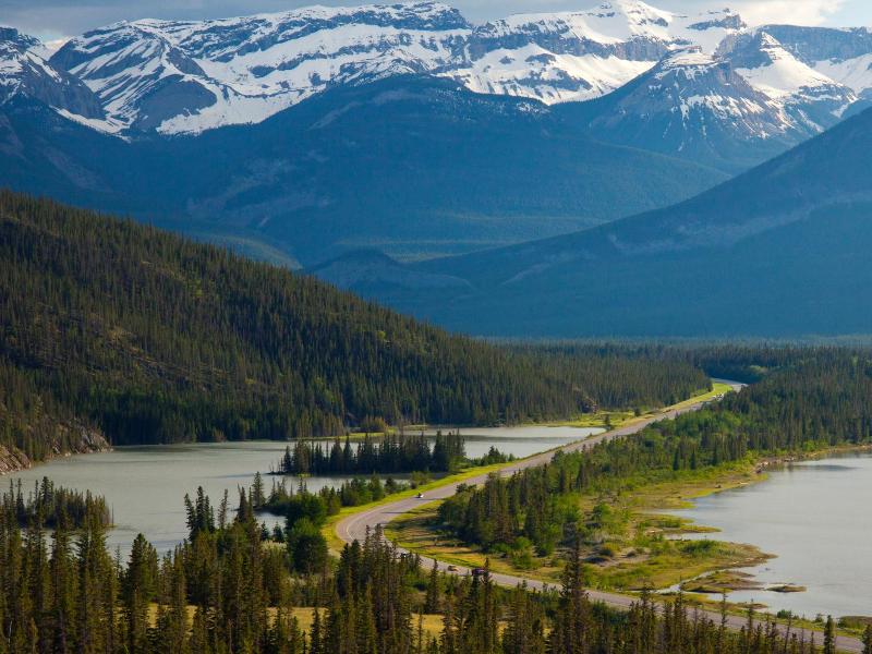 Overlander Mountain Lodge image