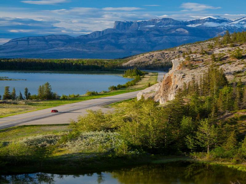 Overlander Mountain Lodge image