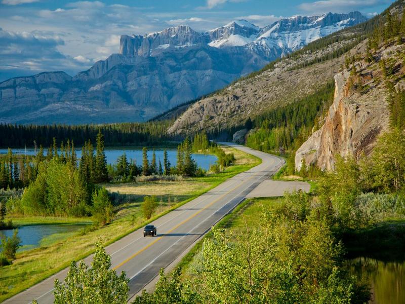 Overlander Mountain Lodge image