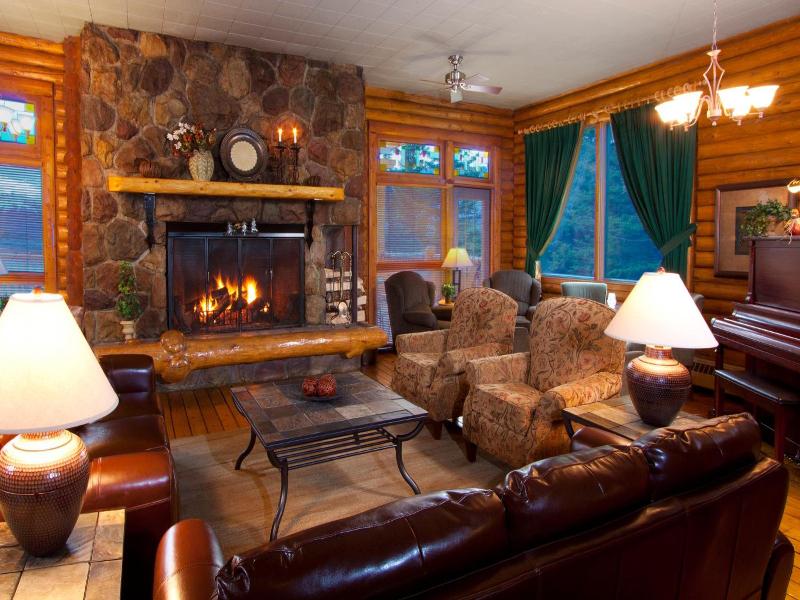 Overlander Mountain Lodge image