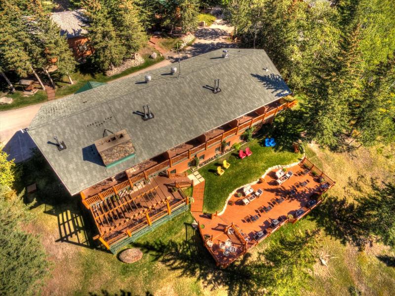 Overlander Mountain Lodge image