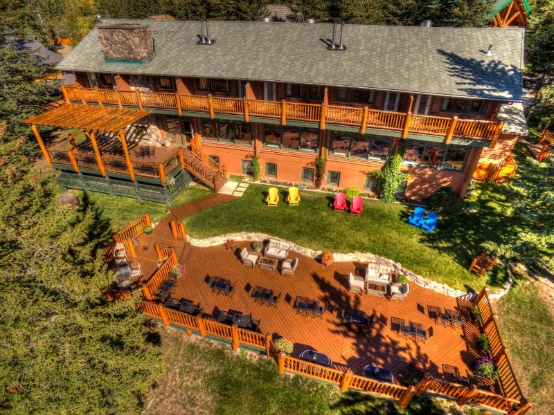 Overlander Mountain Lodge image