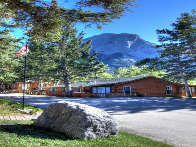 Overlander Mountain Lodge image