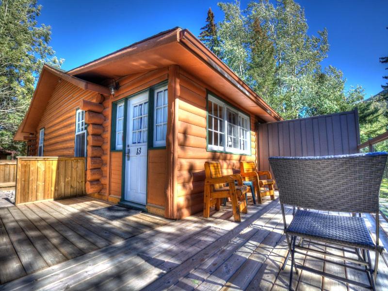 Overlander Mountain Lodge image