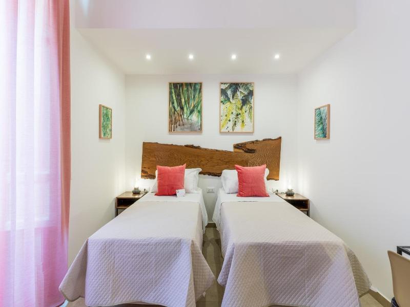 Mama Tita Rooms And Breakfast image