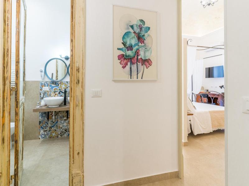 Mama Tita Rooms And Breakfast image