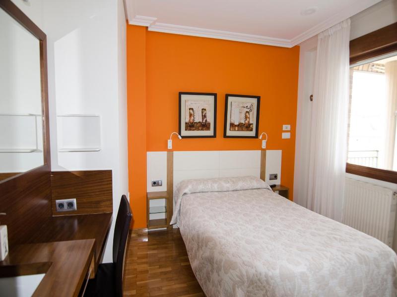 B&b Zaldu image