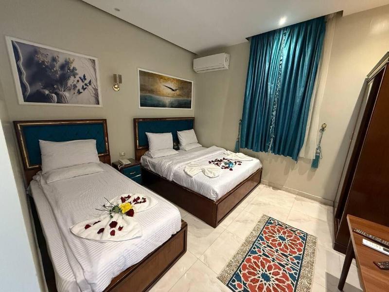 Golden Palace Hotel image