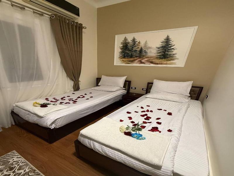 Golden Palace Hotel image
