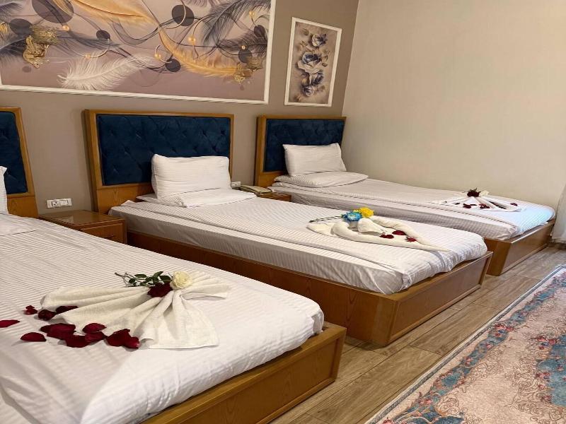 Golden Palace Hotel image